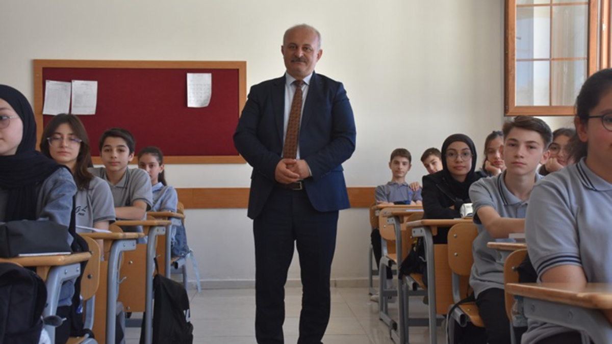 Gümüşhane’de mezun olduğu liseye müdür olarak döndü