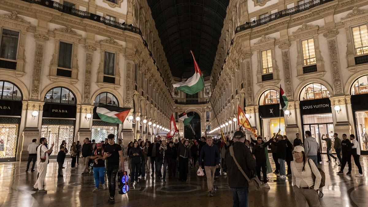 İtalya’da, İsrail’in Gazze’de sürdürdüğü soykırım protesto edildi