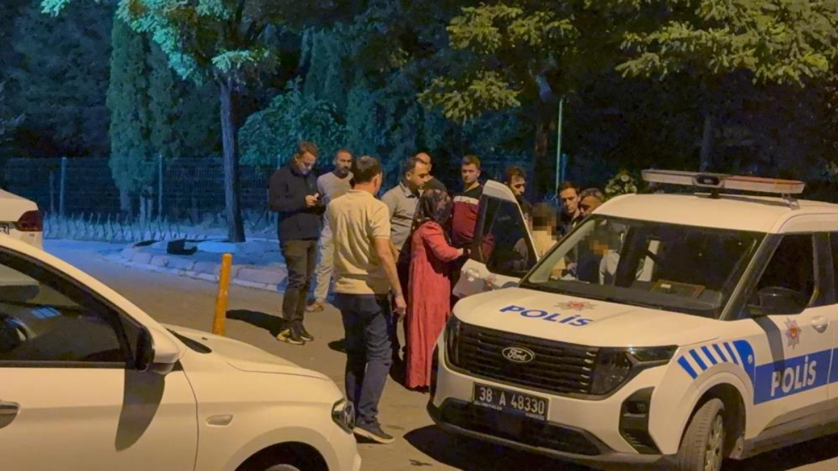 Kayseri’de 12 yaşındaki çocuk üvey babasını bıçakladı