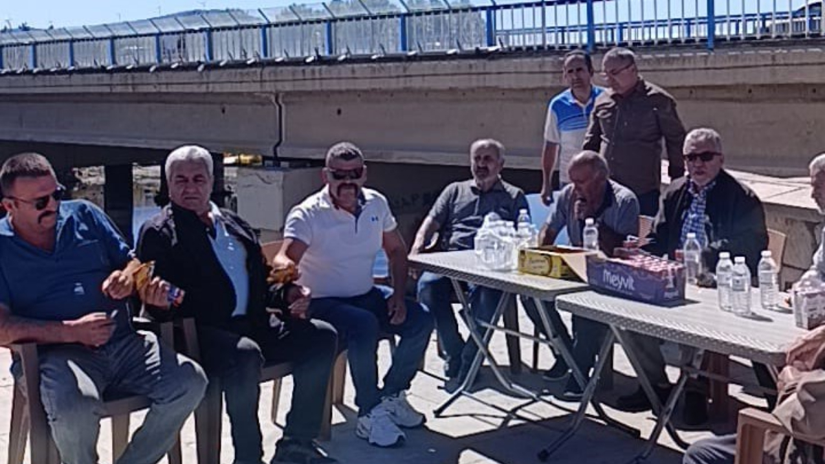 Konya’da Beyşehir Gölü kurudu: Balıkçılar kurban kesip, dua etti