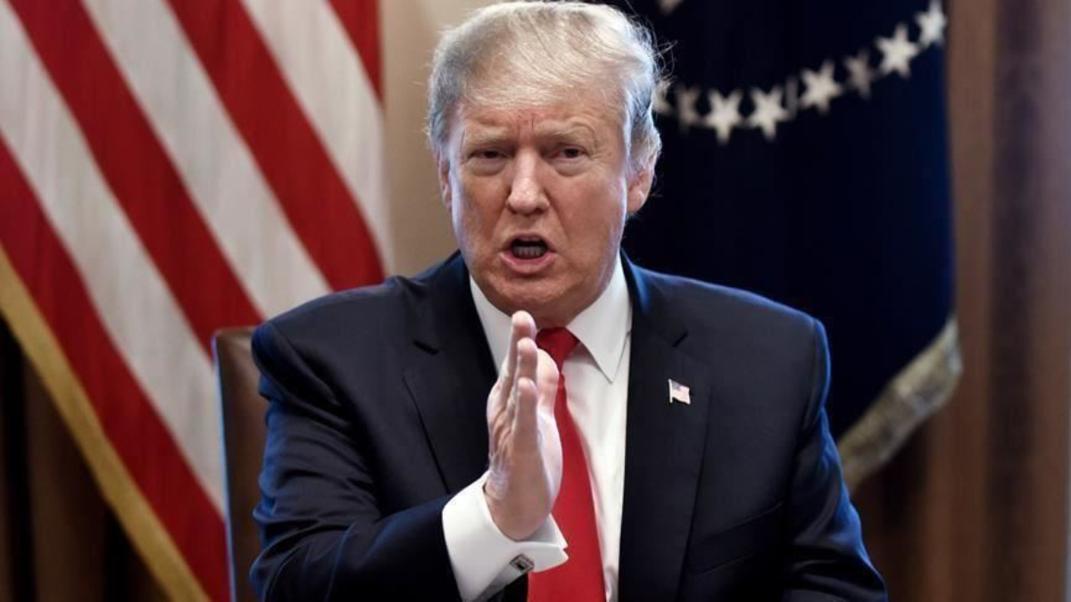 Trump, karşıt yayın yapan kanalları hedef aldı: Lisansları iptal edilmeli