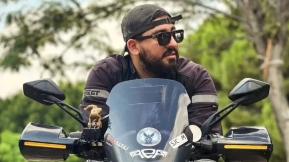 Antalya’da babasının mezarını ziyaretten dönerken geçirdiği kazada hayatını kaybetti