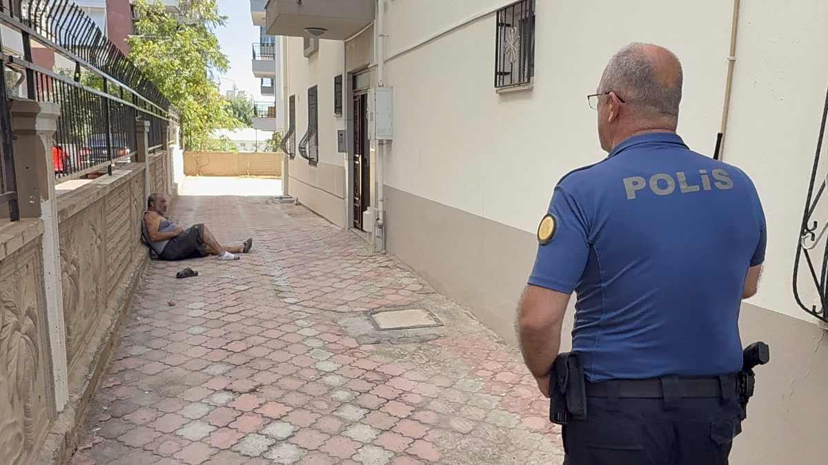 Antalya’da üzerine tiner döküp kendini yakmaya çalışan şahsa arkadaşı engel oldu