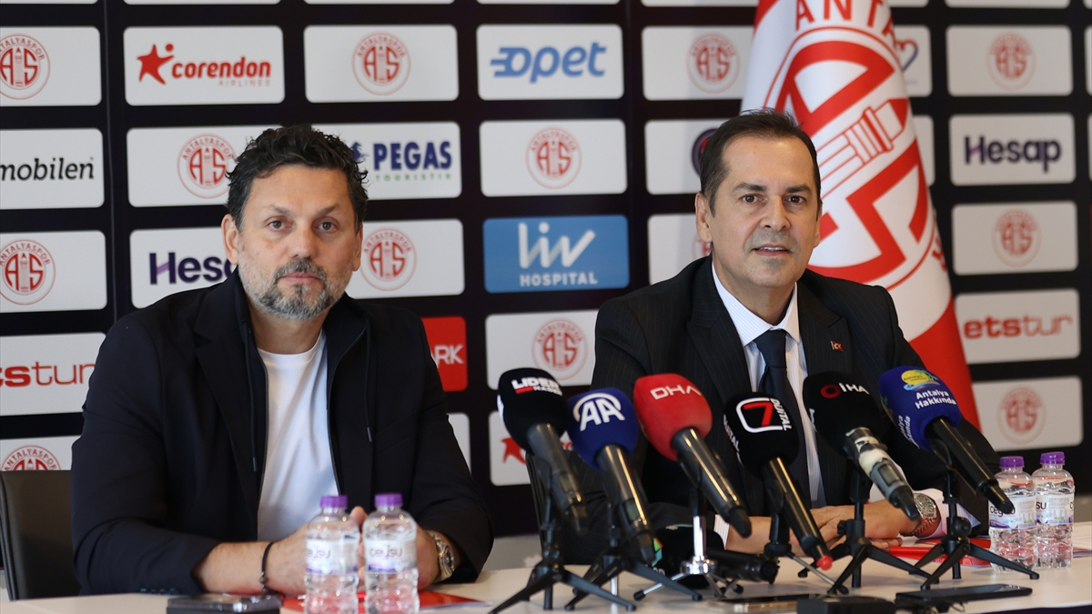 Antalyaspor, Erol Bulut ile sözleşme imzaladı