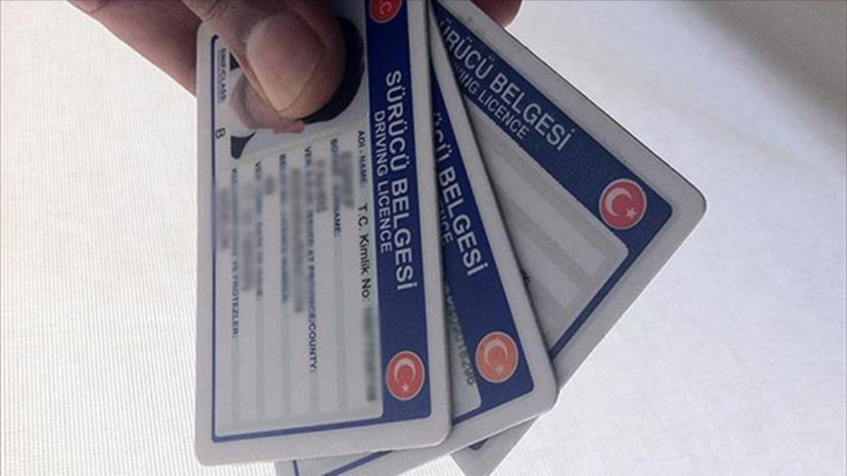 Eski tip ehliyetleri yenilemek için son tarih 31 Ekim olarak açıklandı