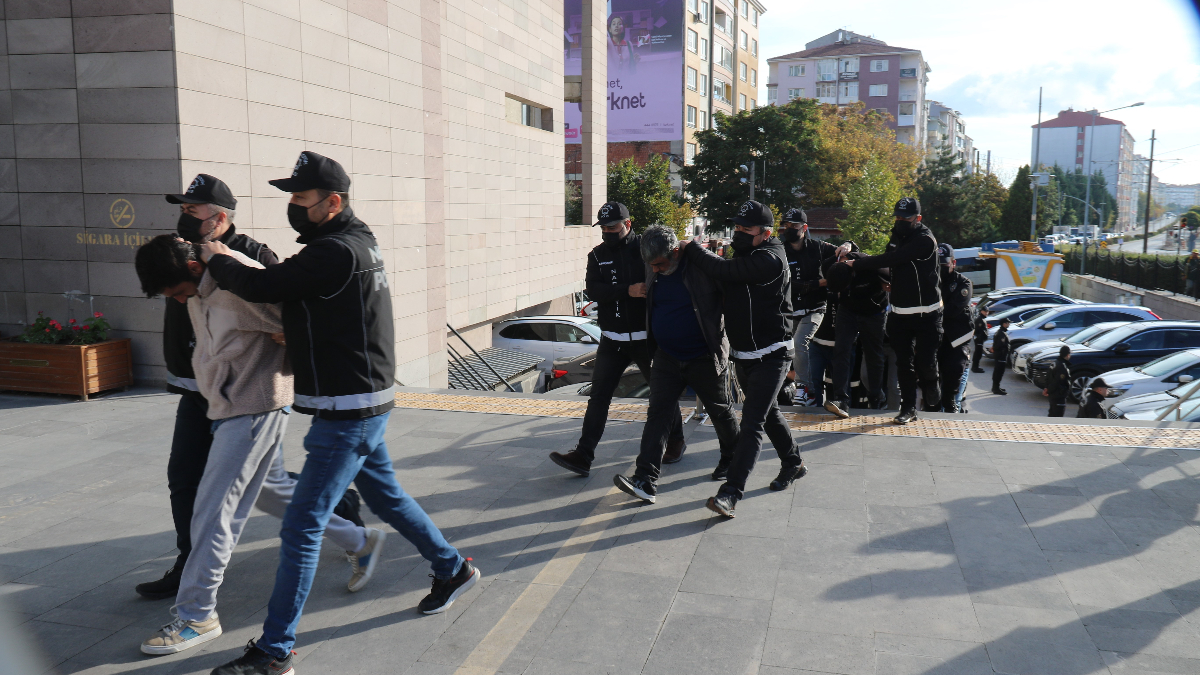 Eskişehir’de eş zamanlı uyuşturucu operasyonu düzenlendi