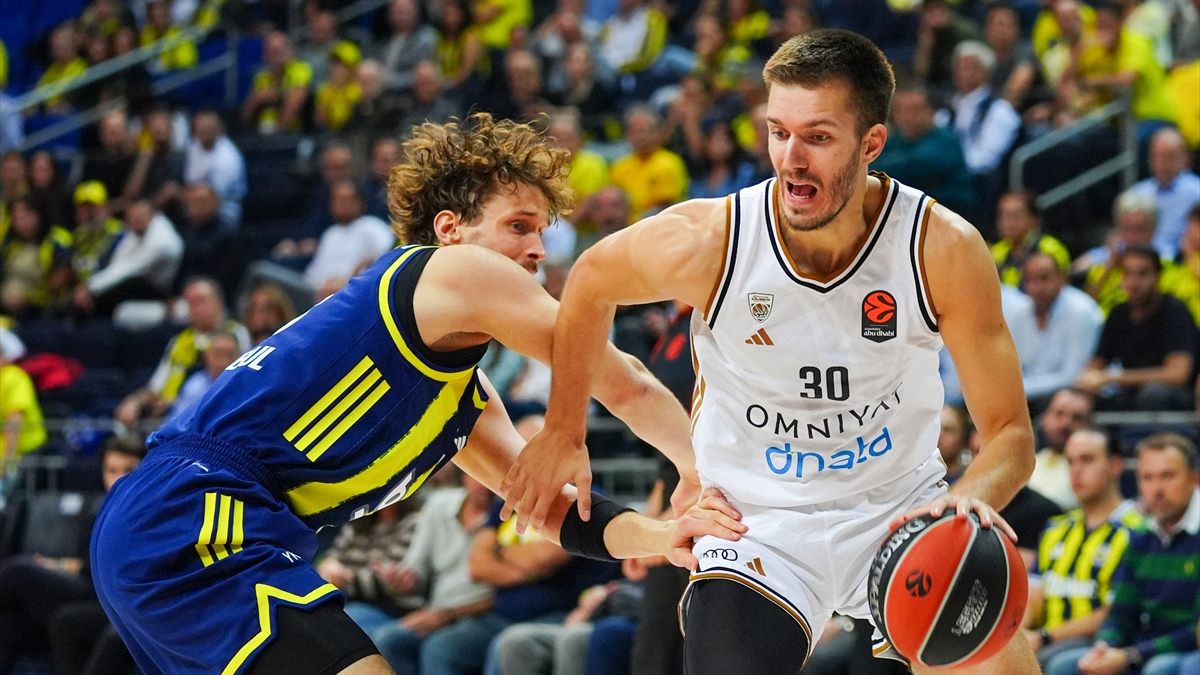 Fenerbahçe, Dubai Basketbol’a farklı yenildi