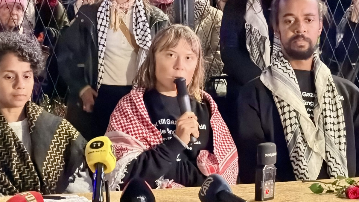 Greta Thunberg: Küçük kafeslere koyup bizi gazla öldüreceklerini söylediler