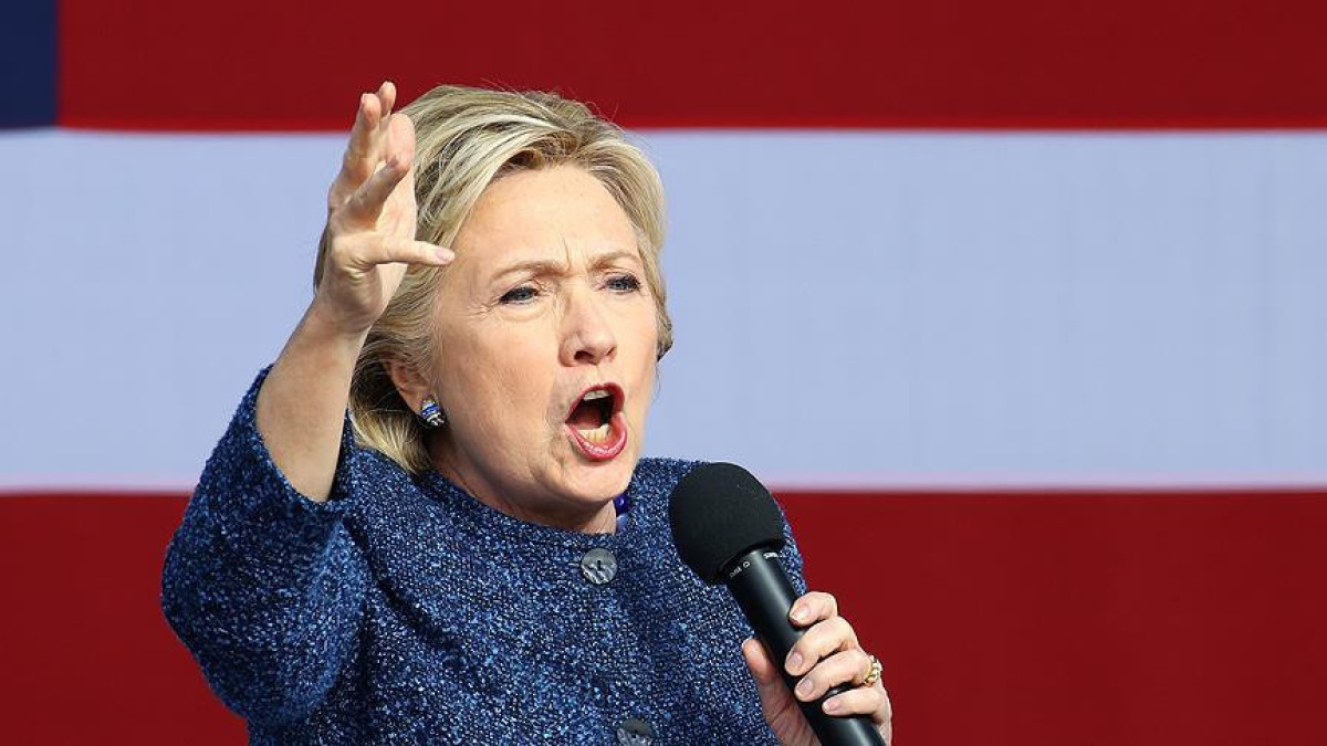 Hillary Clinton: Trump, Maduro’ya askeri harekat için zemin hazırlıyor