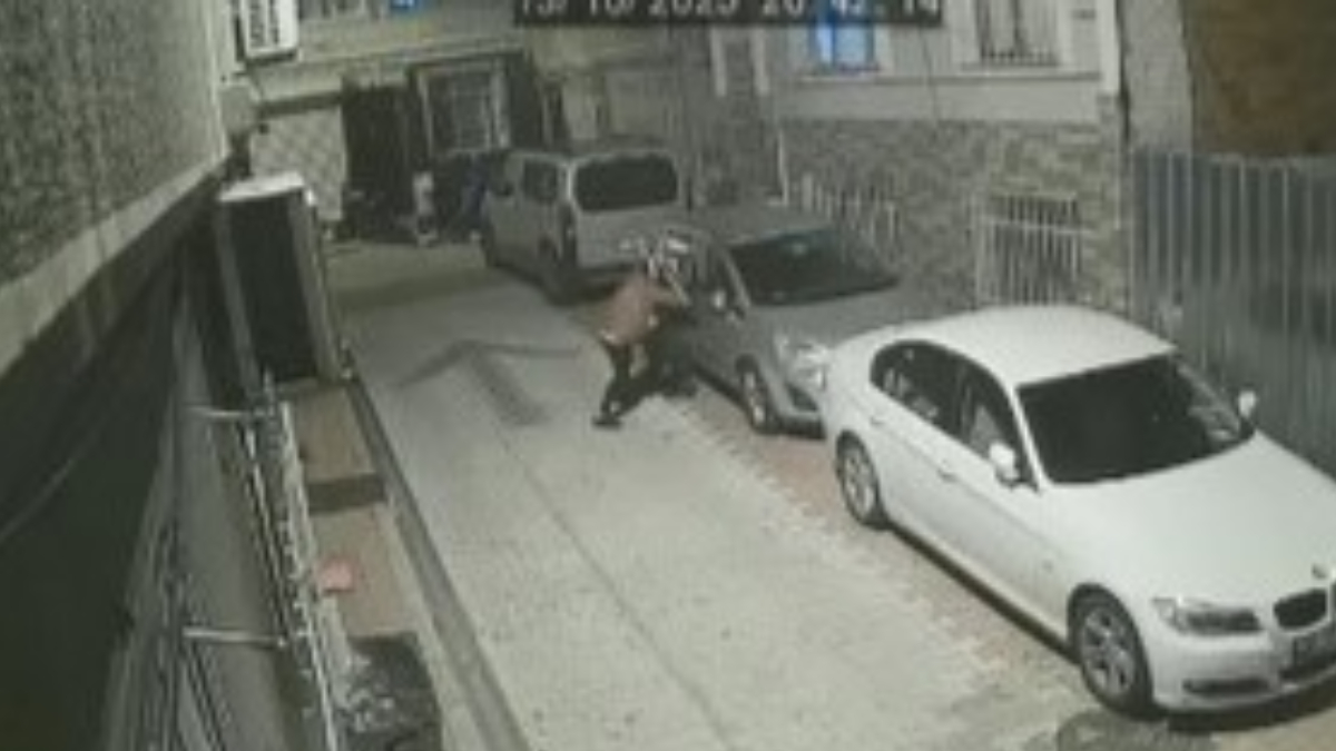 İstanbul’da kadını darbedip yerde sürükledi