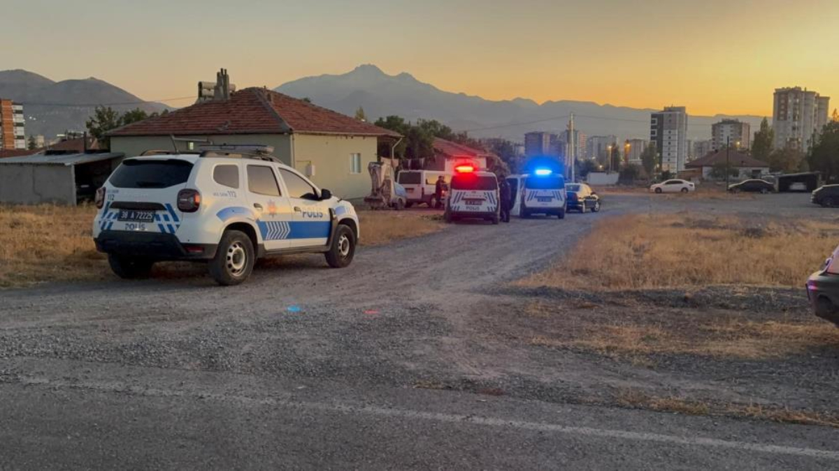 Kayseri’de kar maskeli saldırganlar baba ve oğlunu vurdu
