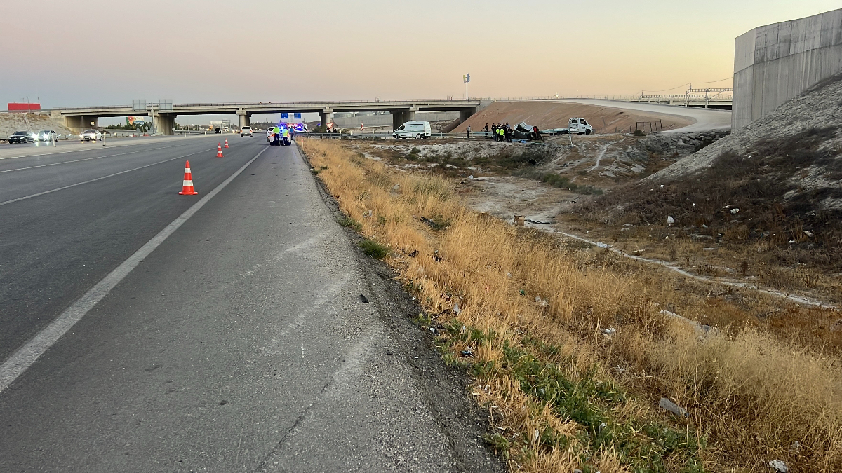 Konya’da otomobil yol kenarına uçtu: Sürücü yaşamını yitirdi