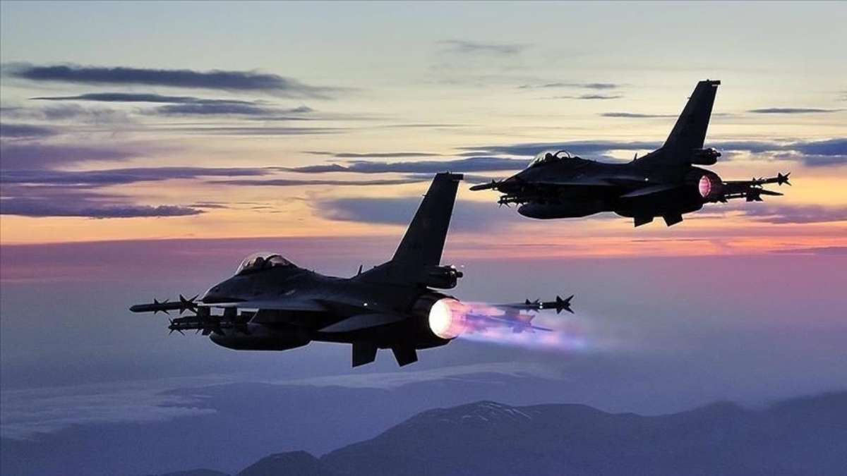 Rus askeri uçakları Litvanya hava sahasını ihlal etti