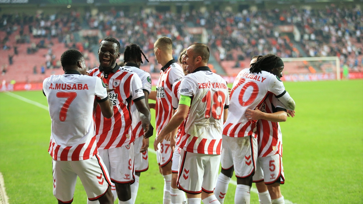 Samsunspor, Dinamo Kiev’e üç attı!