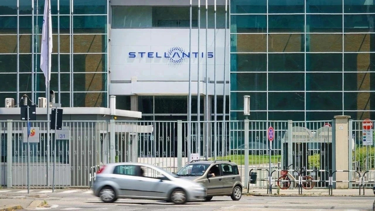 Stellantis, Peugeot ve DS fabrikasında üretime ara veriyor