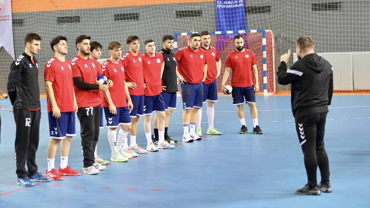 Trabzon Büyükşehir Belediyespor Hentbol Takımı, altyapı kaynağından besleniyor
