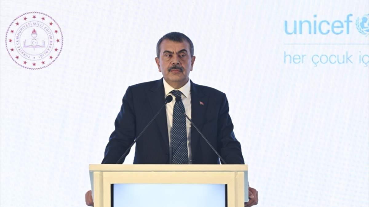 Yusuf Tekin: Türkiye Yüzyıl Maarif Modeli’nin odağına insan haklarını yerleştirdik