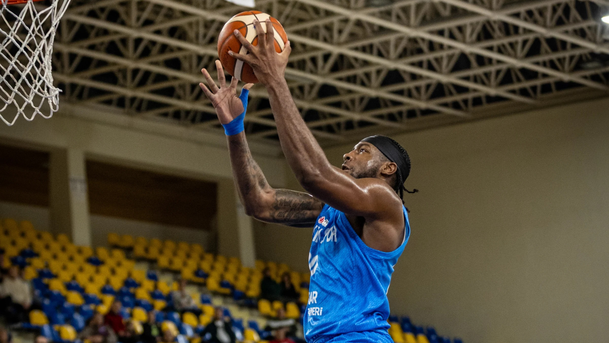 Aliağa Petkimspor, CSM Corona Brasov’a fark attı