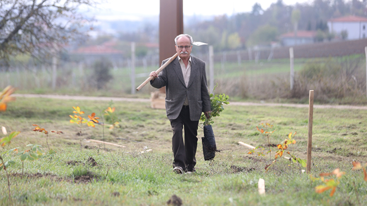 Çanakkale’de bir fidanla başlayan ömürlük doğa sevgisi