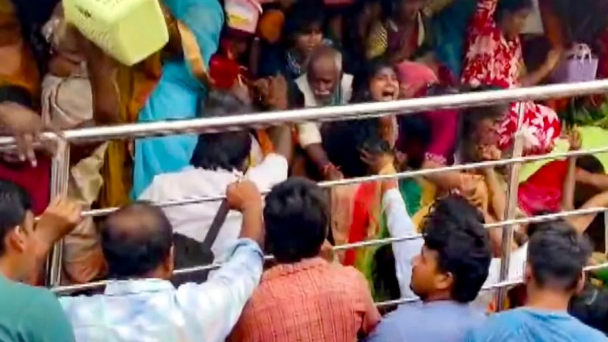 Hindistan’da tapınakta izdiham: 12 ölü