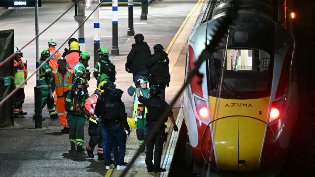 İngiltere’de trende bıçaklı saldırı: 2 kişi yakalandı