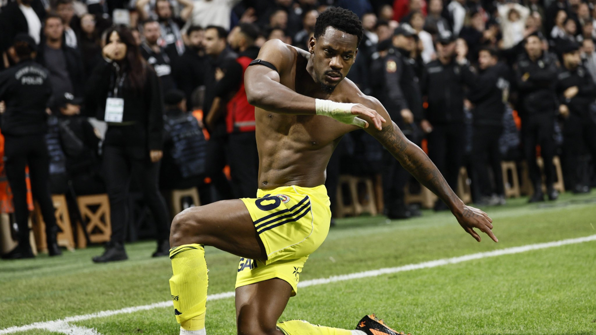 Jhon Duran’a Kurtlar Vadisi’nin efsane isminden tebrik