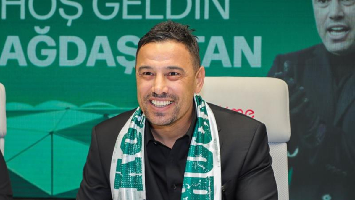 Konyaspor, Çağdaş Atan ile 1,5 yıllık sözleşme imzaladı