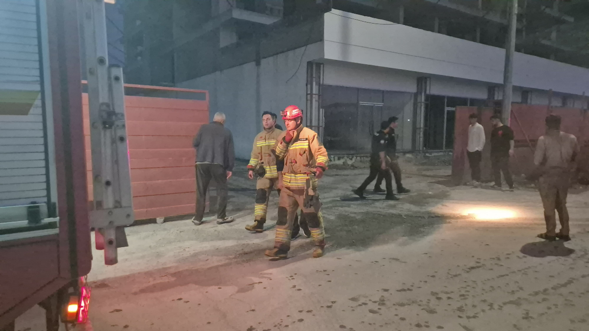 Manisa’da üzerine çelik kalıp düşen işçi öldü