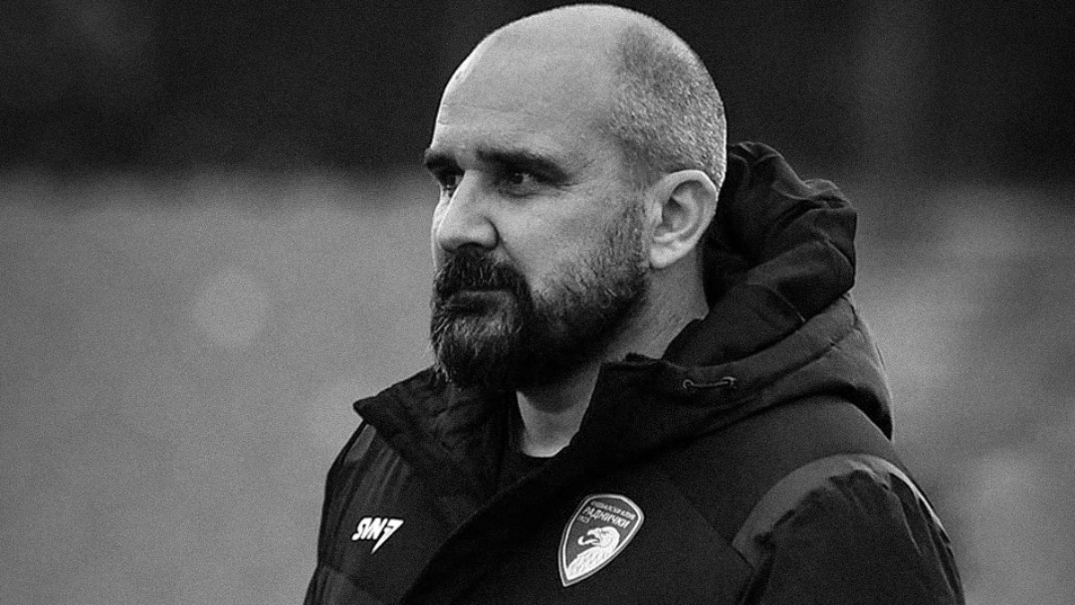 Sırbistan’da maçta kalp krizi geçiren teknik direktör öldü