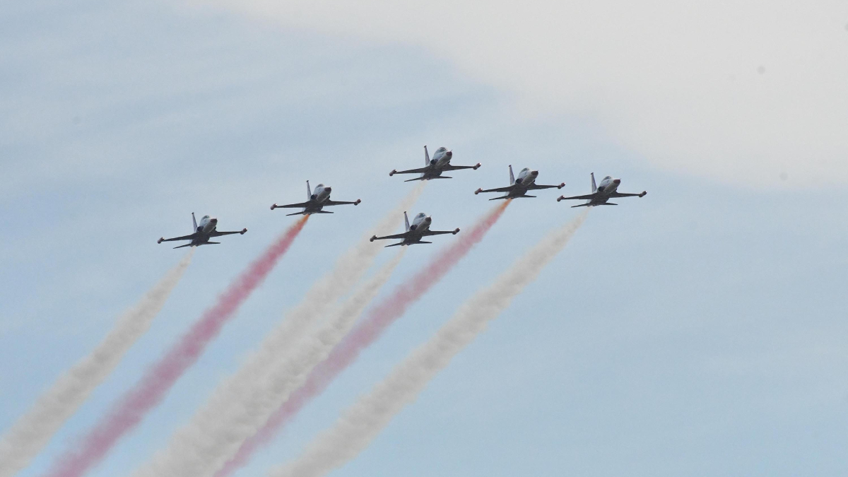 Türk Yıldızları Çorlu’da gösteri uçuşu gerçekleştirdi