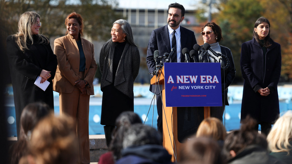 Zohran Mamdani, A Takımı’nı tanıttı: Tamamı kadınlardan oluşuyor