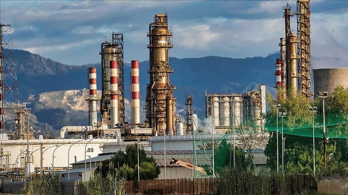 ABD’nin İran petrolüne yönelik yaptırımları askıya alacağı iddiası