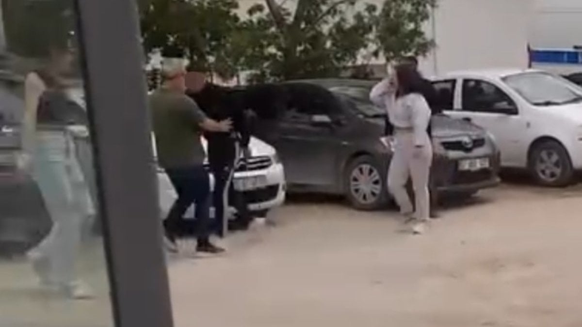 Afyonkarahisar’da kavgayı ayırmaya çalışan yaşlı adama bıçaklı saldırı