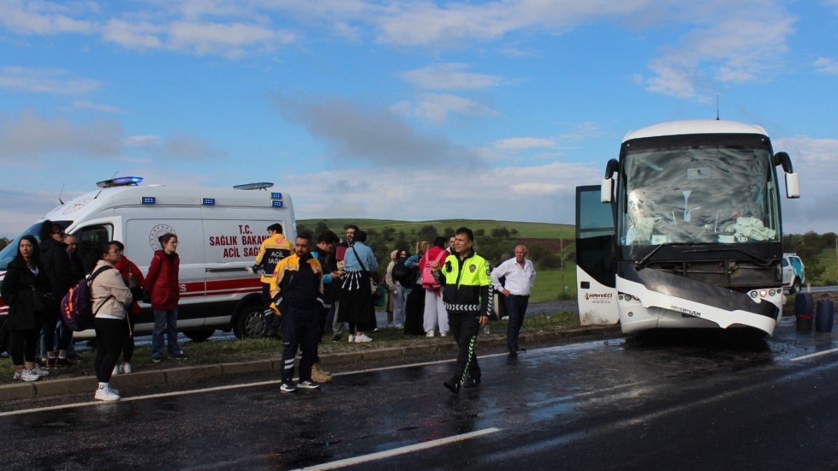 Aksaray’da tur otobüsü kaza yaptı: 16 yaralı