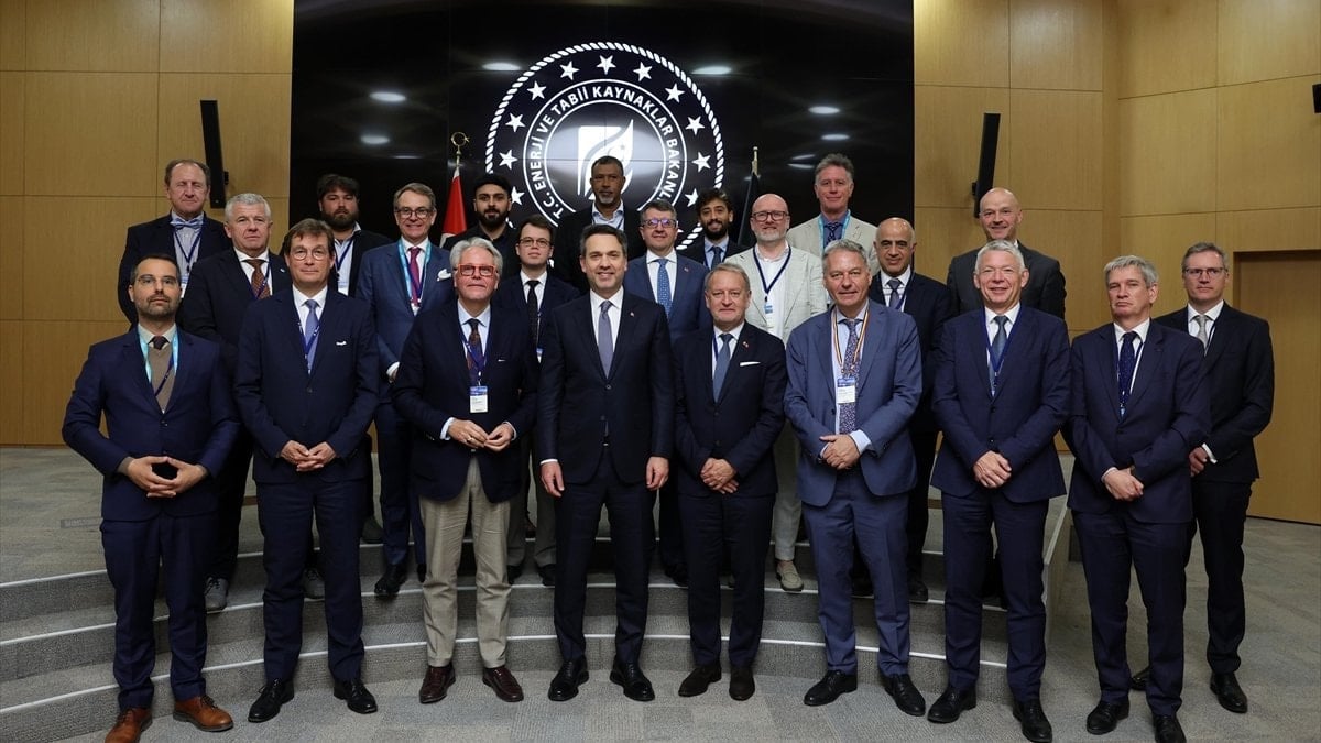 Alparslan Bayraktar, Türkiye’nin enerji vizyonunu Belçikalı temsilcilerle paylaştı