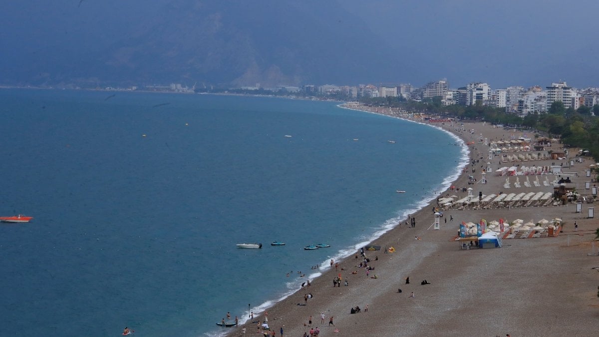 Antalya’da bir günde iki farklı mevsim yaşandı