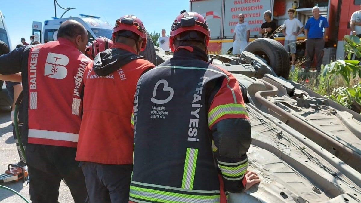 Balıkesir’de trafik kazası : 1 ölü, 3 yaralı