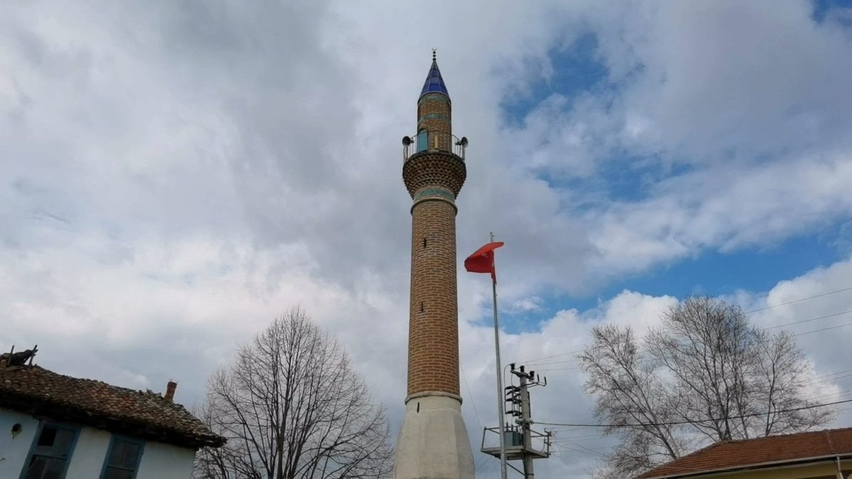 Bursa’da camisiz minare, yıllara meydan okuyor
