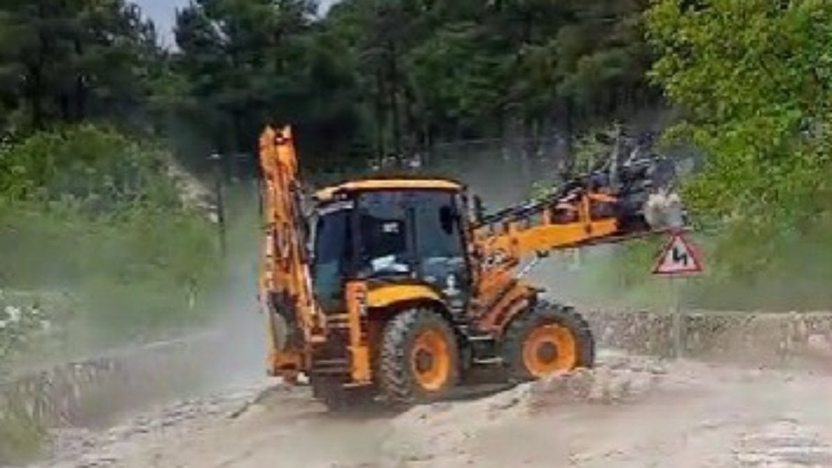 Denizli’de sağanak yağış etkili oldu
