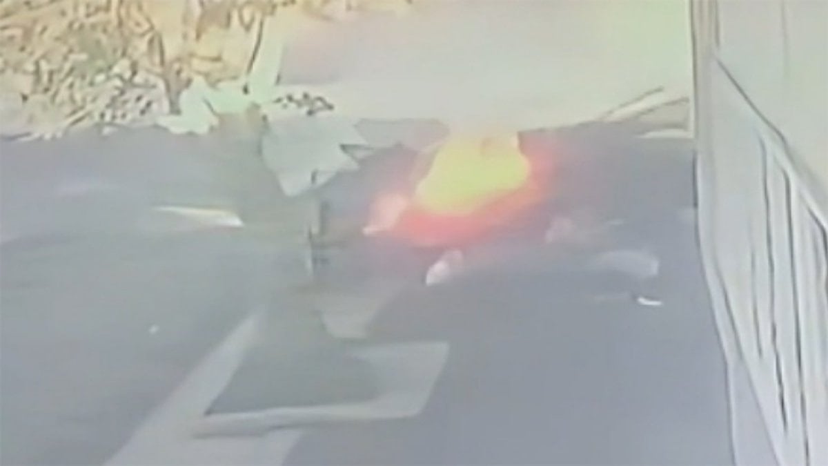 Gürcistan’da ağaca çarpan otomobilde 7 kişi öldü