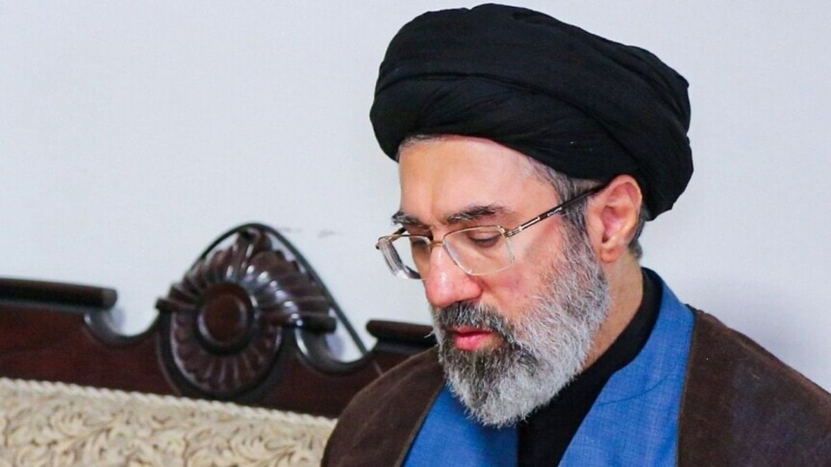 İran lideri Hamaney: Savaşın devamı halinde başka cepheler açılacak