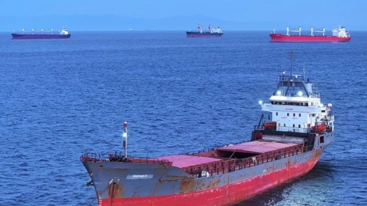 İran: Son 24 saatte 33 gemi Hürmüz Boğazı’ndan geçti