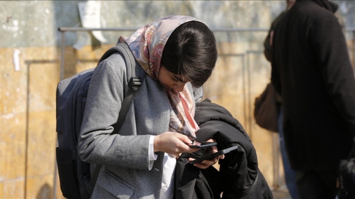 İran’da internet erişimi aylar sonra yeniden başladı