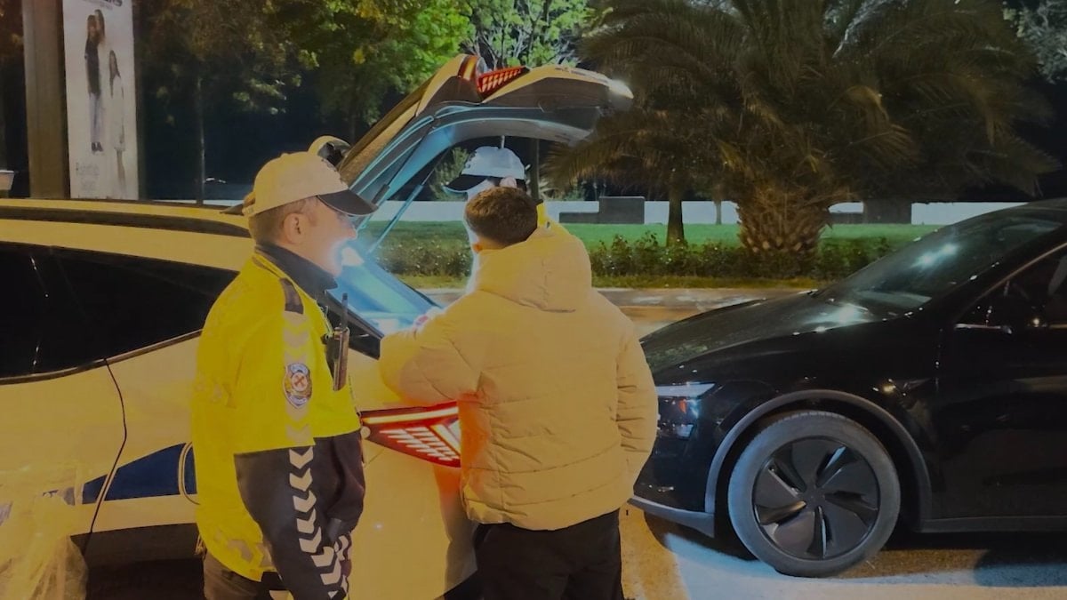 İstanbul’da drift şovu yapan sürücüler yakalandı