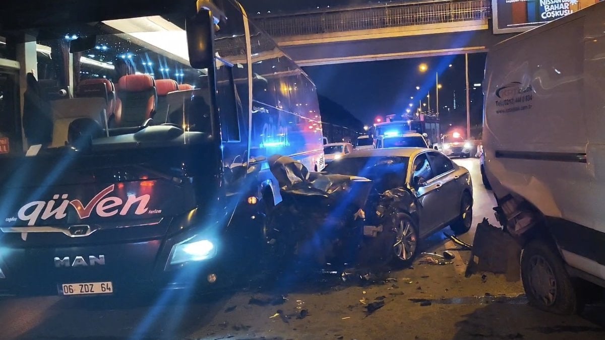 İstanbul’da zincirleme kaza: Alkolü sürücü otobüse çarparak durabildi