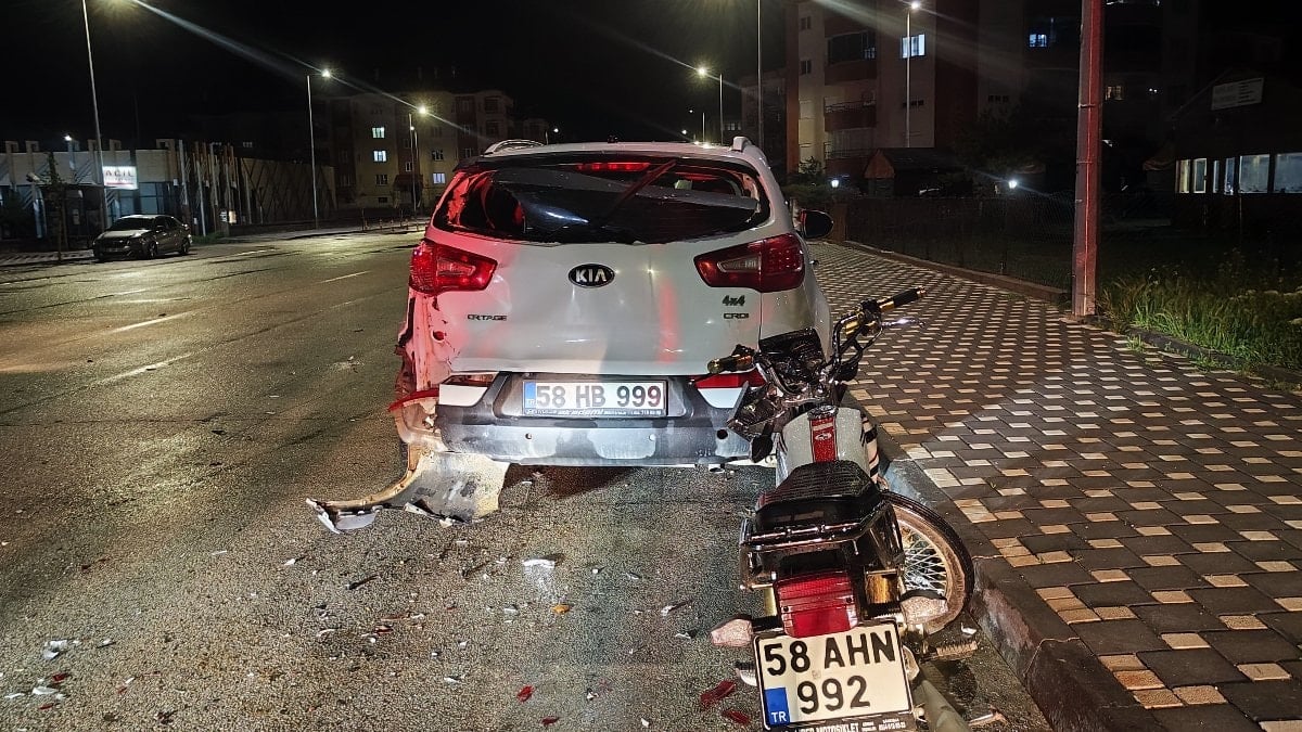 Sivas’ta park halindeki cipe çarptı: Motosikletli yaşamını yitirdi