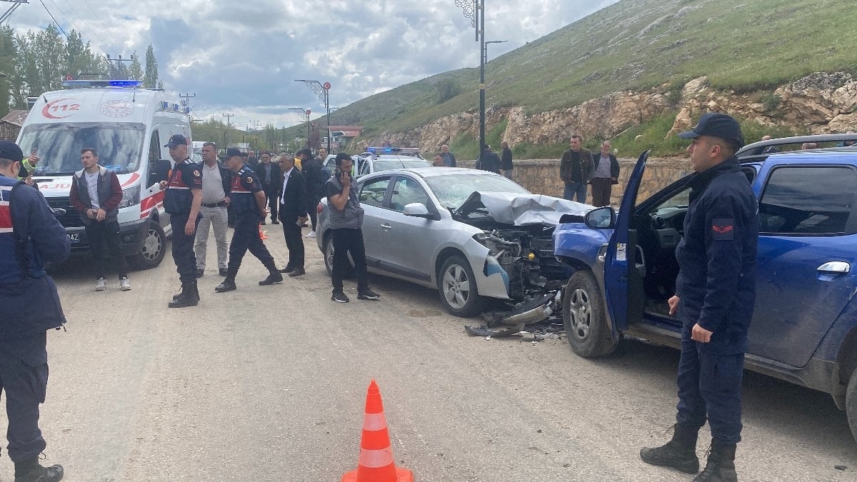 Sivas’ta trafik kazası: 8 yaralı