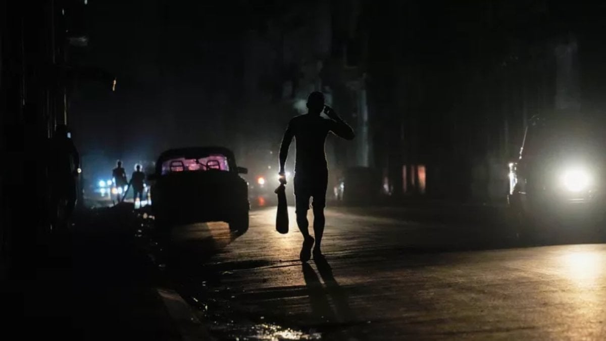 Solcuların mucize ülkesi Küba’da gıda ve yakıt krizi