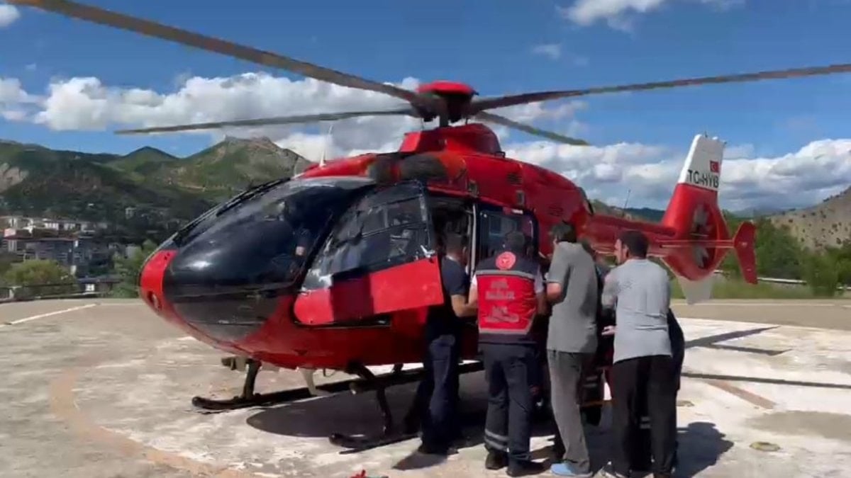 Tunceli’de ayı saldırısında yaralandı, ambulans helikopterle hastaneye götürüldü