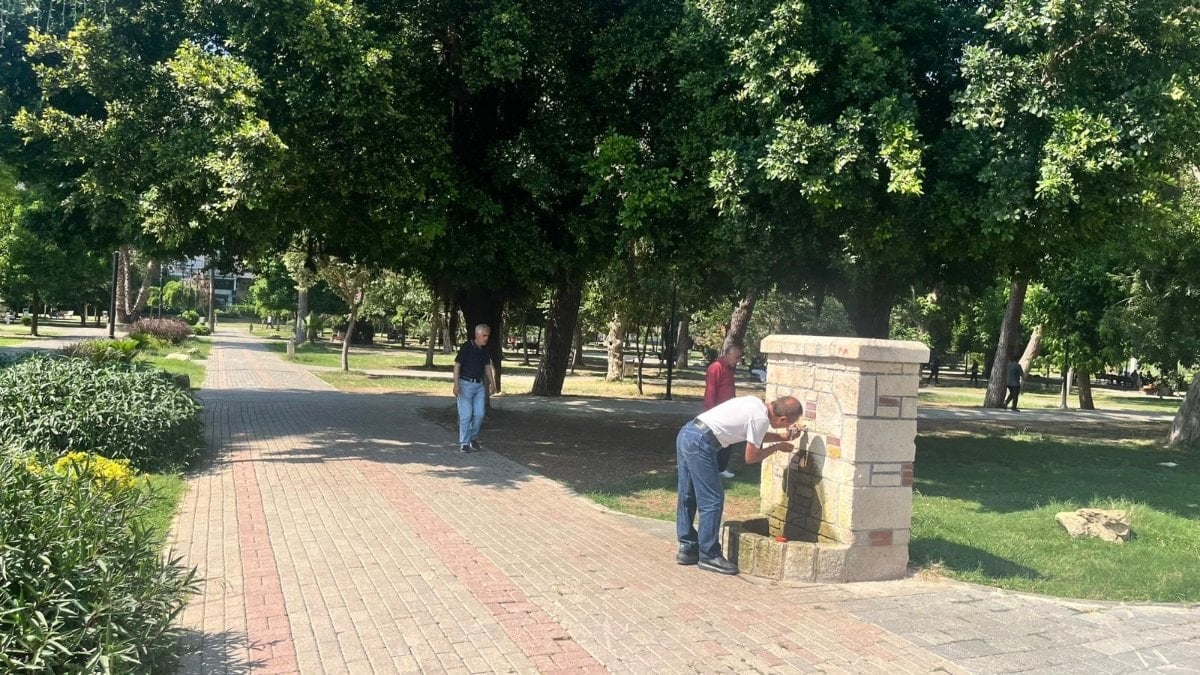 Adana’da aşırı sıcaklar vatandaşlara zor anlar yaşattı